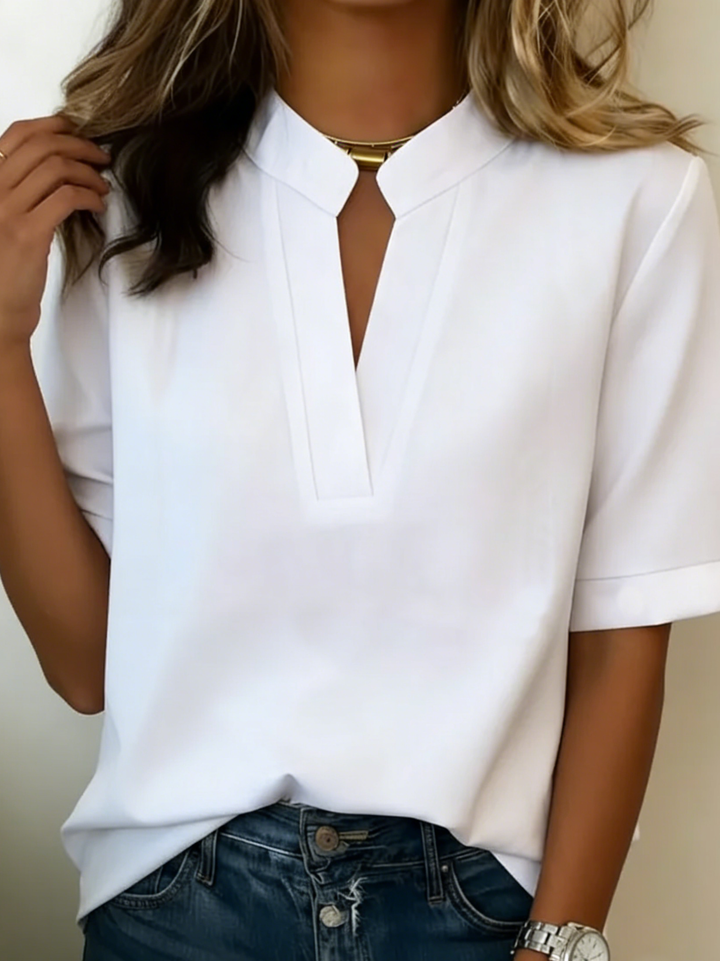 Momo | Chic Blouse with V-Neck and Gold Detail